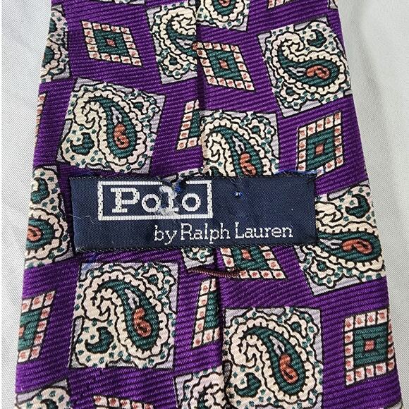 Polo by Ralph Lauren Men's Purple Paisley 100% Imported Silk Neck Tie, Handmade - Picture 4 of 8